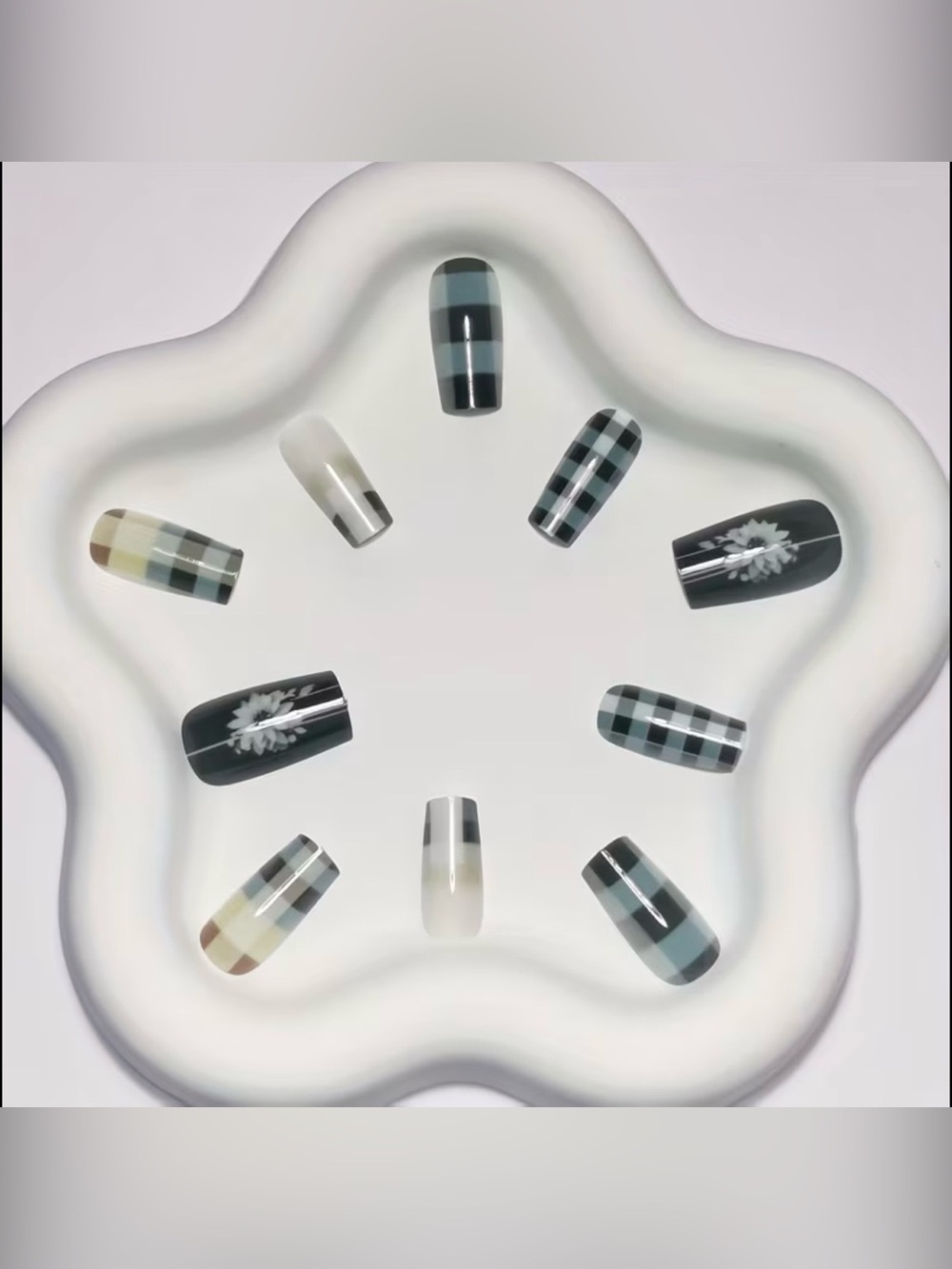Press On Nails FULL SET - Picture 4 of 6
